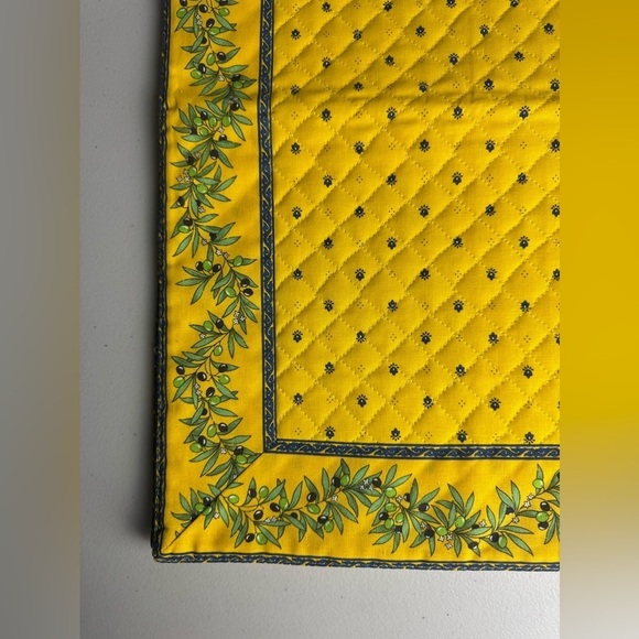 Tissus.Toselli Depuis 1933 Quilted Bordered Placemat Calisson /Olivette set of 2 - Picture 3 of 4